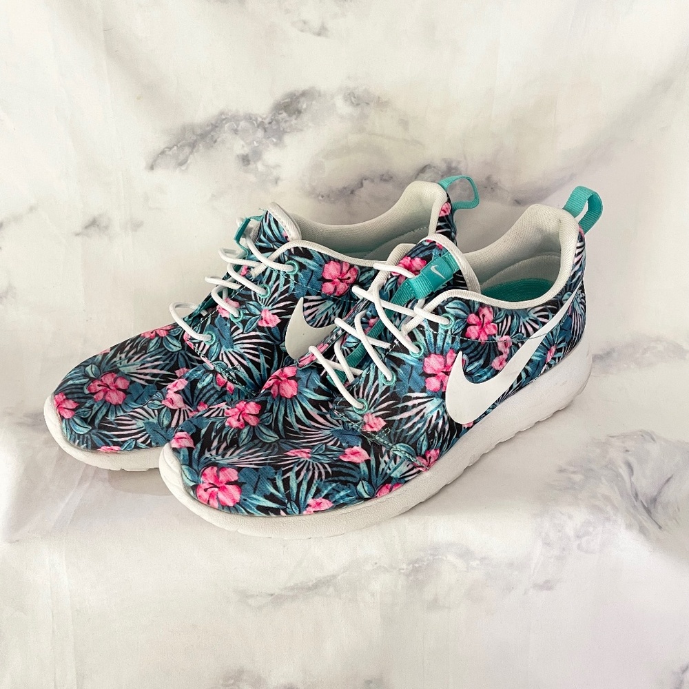 Men’s Nike tropical print sneakers